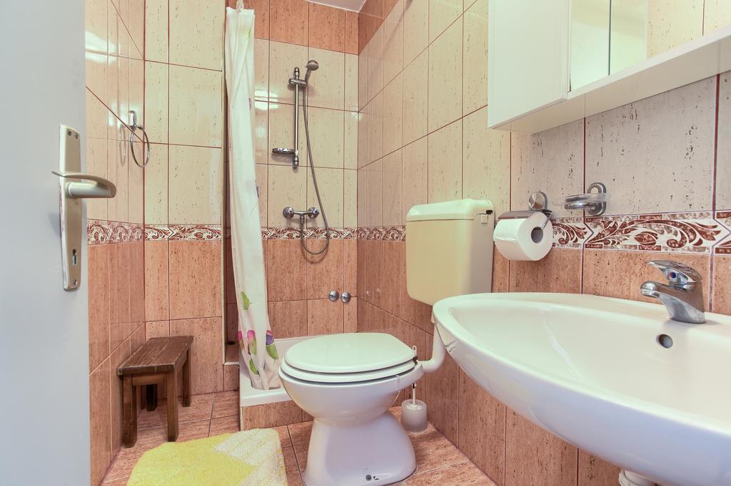 Apartments Vlatko Крк Экстерьер фото