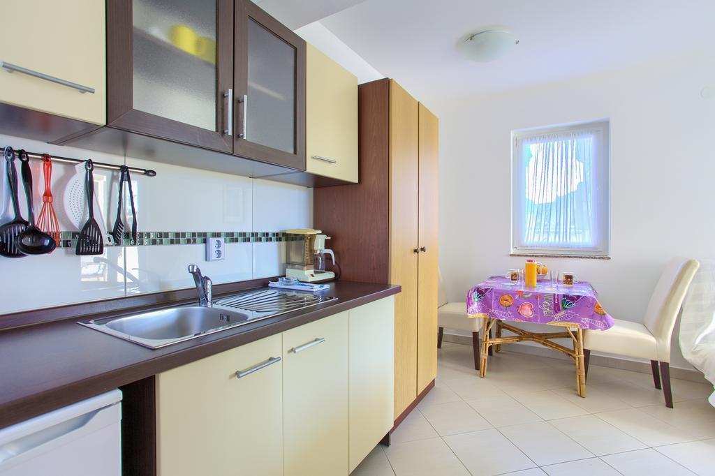 Apartments Vlatko Крк Экстерьер фото