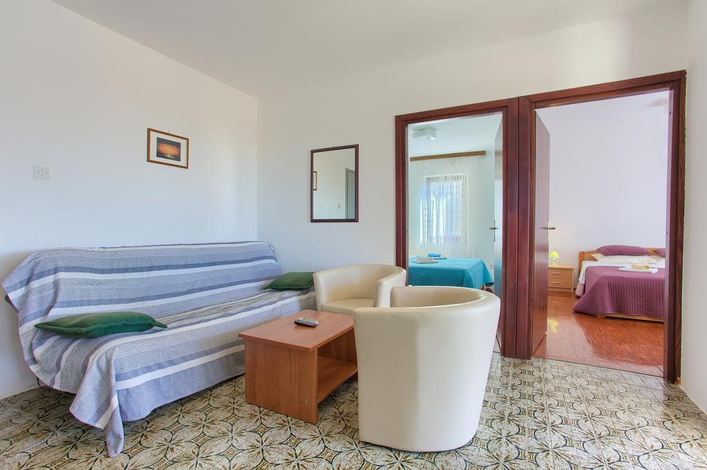 Apartments Vlatko Крк Экстерьер фото