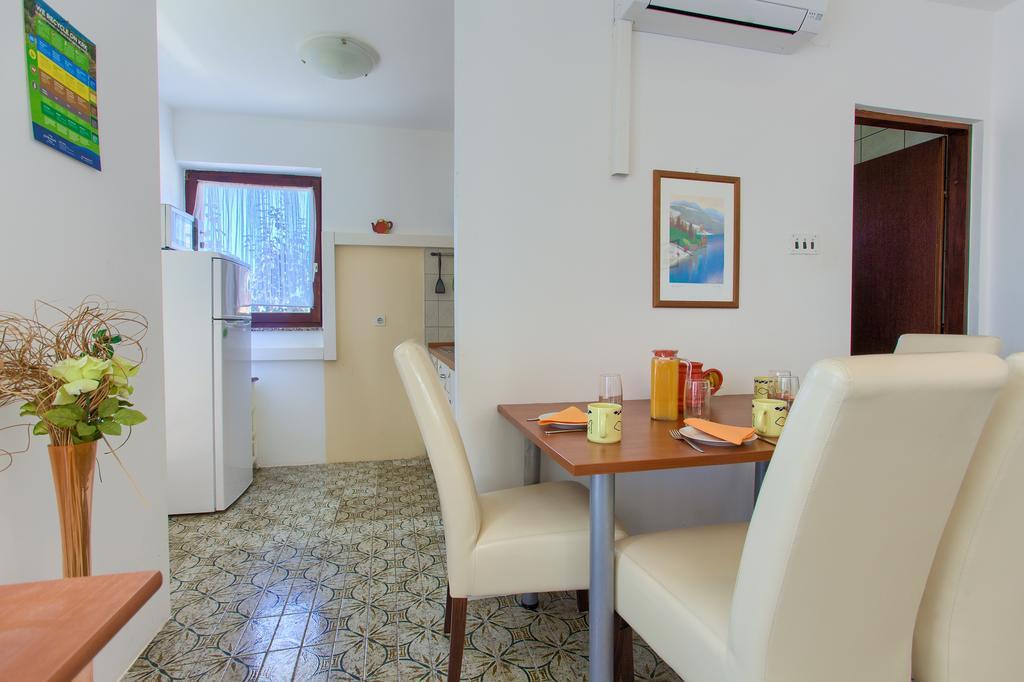 Apartments Vlatko Крк Экстерьер фото