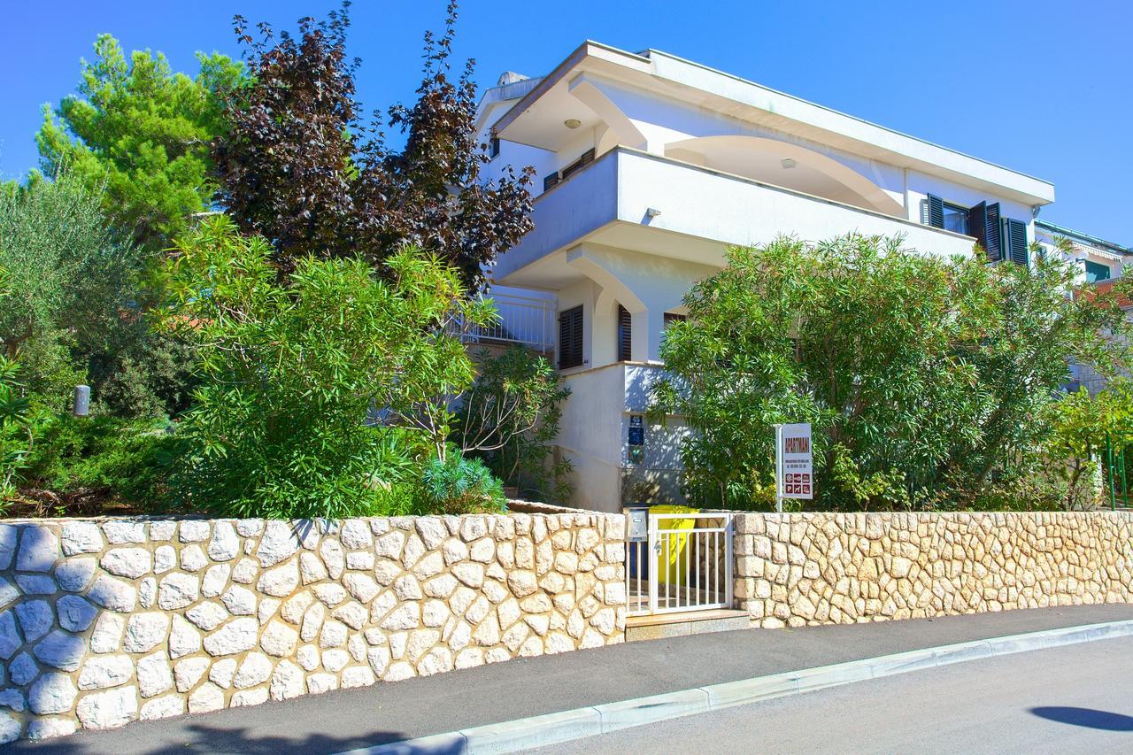 Apartments Vlatko Крк Экстерьер фото